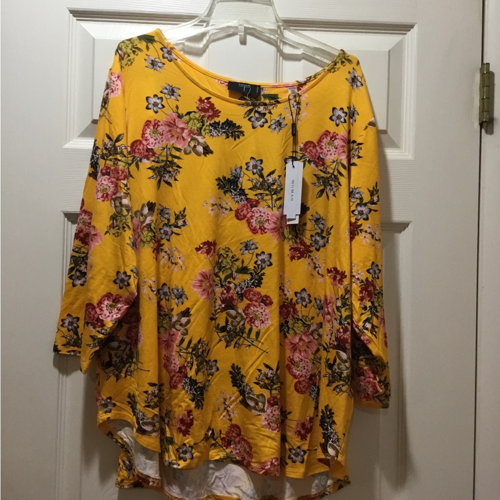 Woman’s Trihari 3/4 length sleeve gold top, Size 2X, NWT